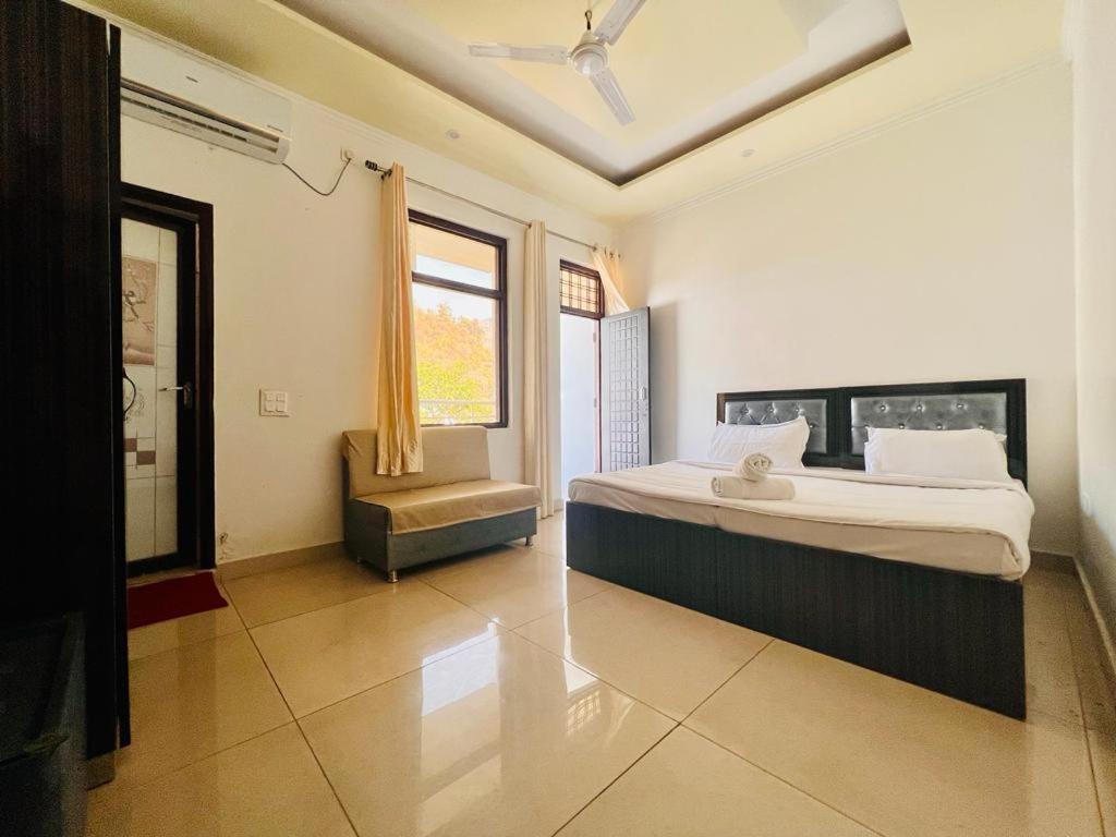 רישיקש Hotel Paradise Palm מראה חיצוני תמונה