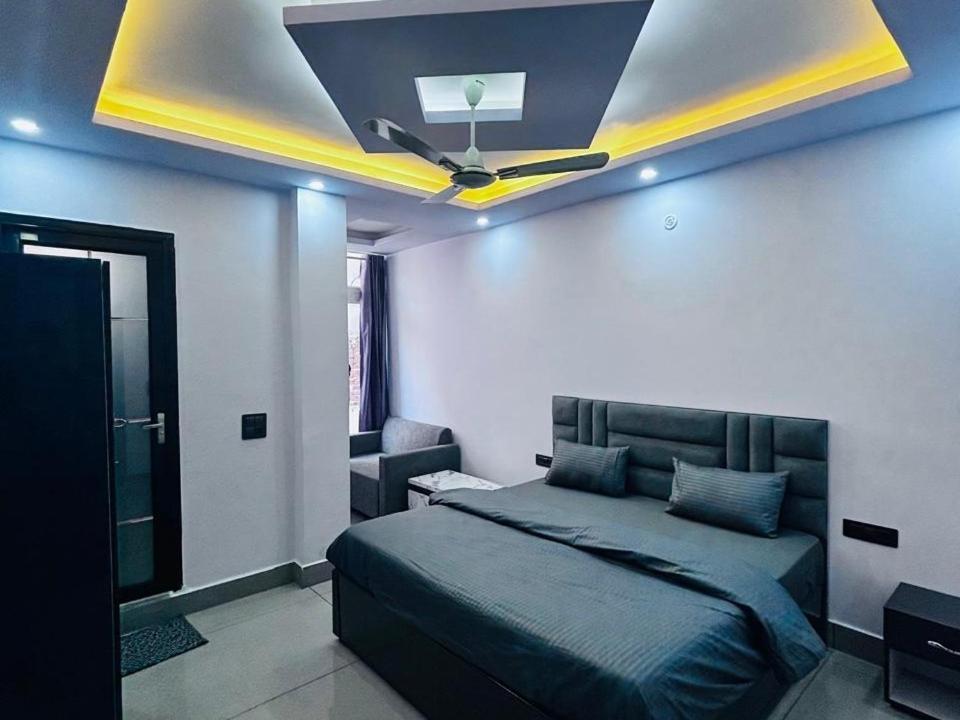 רישיקש Hotel Paradise Palm מראה חיצוני תמונה