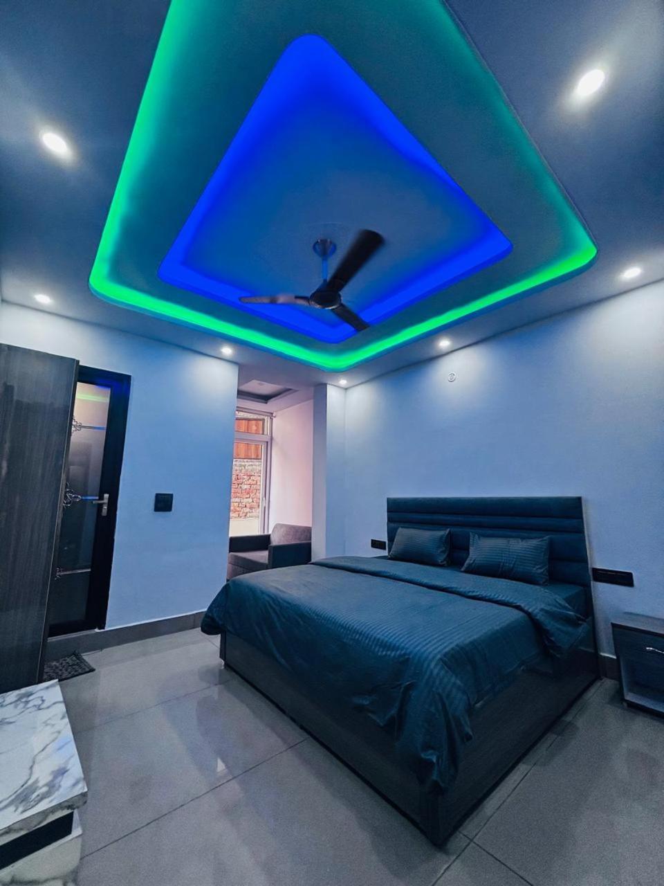 רישיקש Hotel Paradise Palm מראה חיצוני תמונה