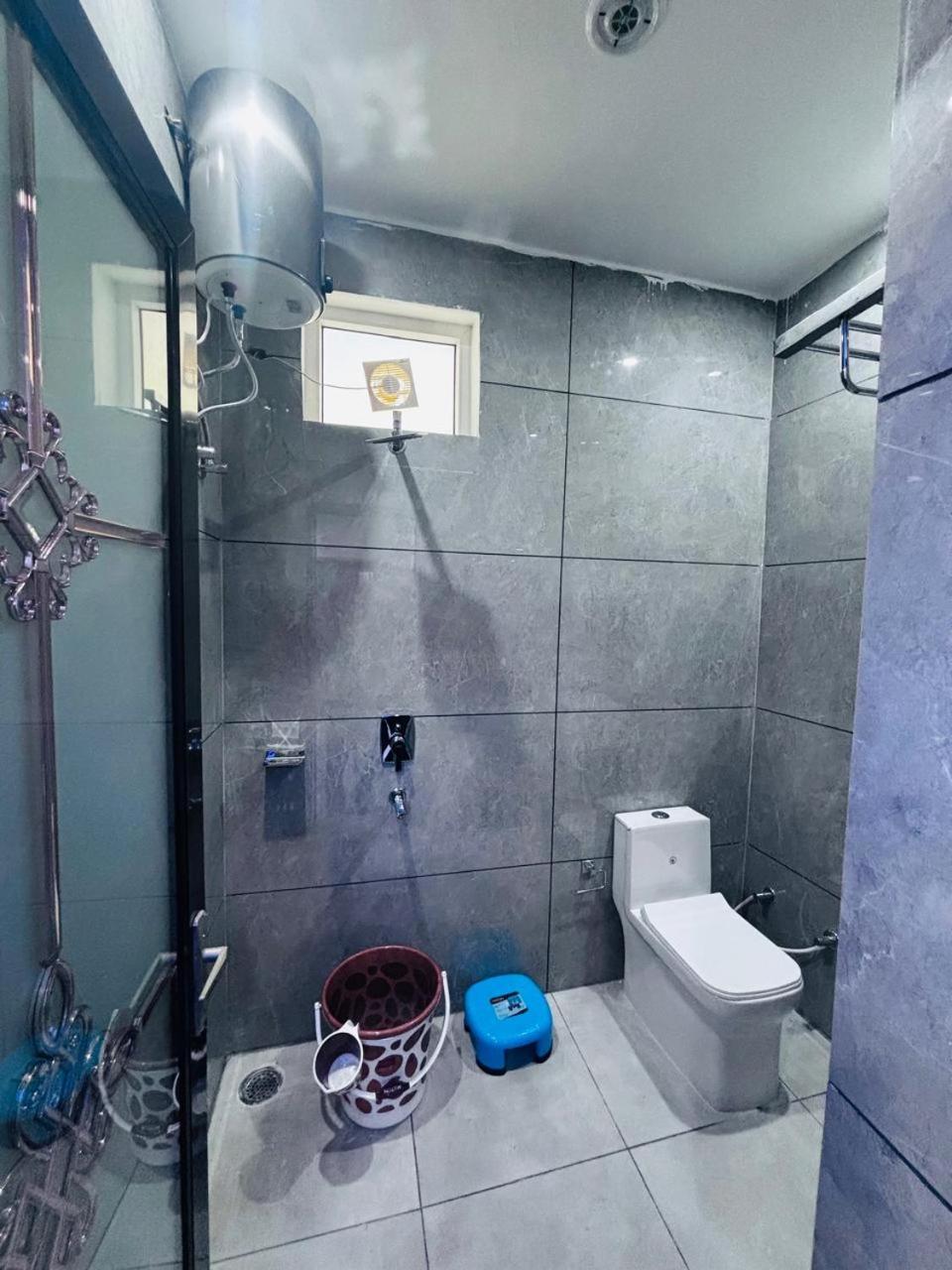 רישיקש Hotel Paradise Palm מראה חיצוני תמונה