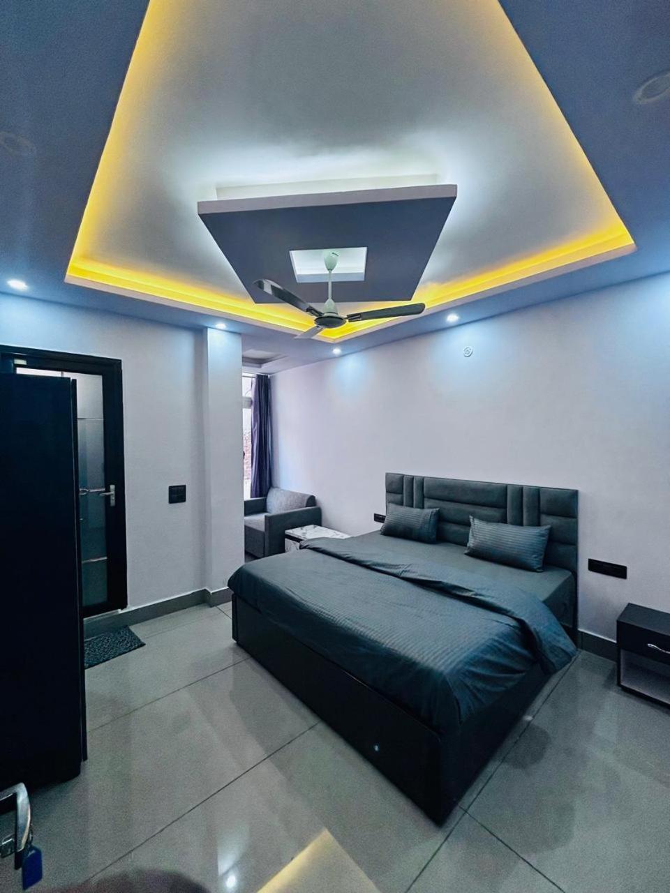 רישיקש Hotel Paradise Palm מראה חיצוני תמונה